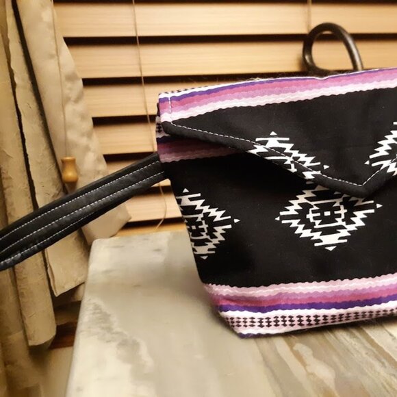 New Clutch travel make-up bag Wristlet cosmetics Southwestern Purple Black Aztec - Picture 2 of 10